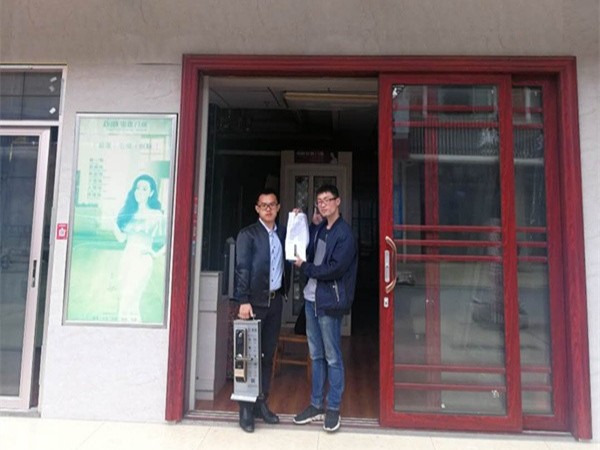 回乡创业,不负青春:恭喜黄先生签约皇迪长沙经销商 回乡创业,不负青春:恭喜黄先生签约皇迪长沙经销商